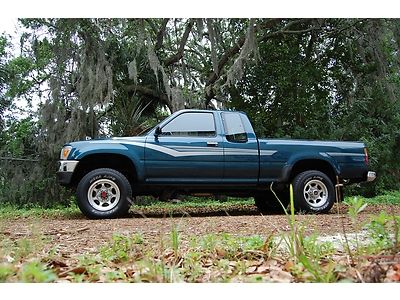 1994 toyota pickup xtra cab 89k original miles 1-owner 4x4 v6 factory mags clean