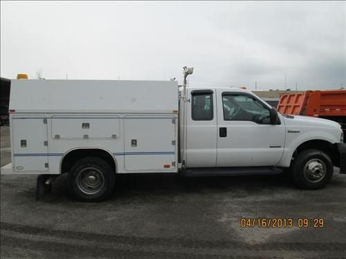 2006 ford f350  xlt with box utility bed