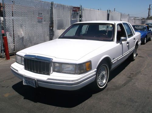 1992 lincoln town car, no reserve