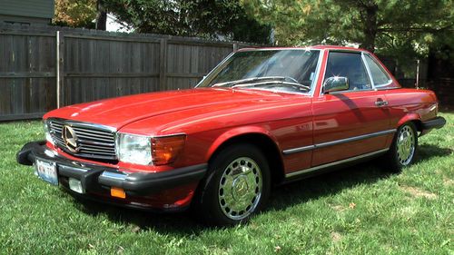 1988 red mercedes-benz 560sl mint condition w/touch of gold plating