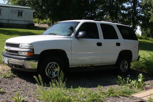 2001 chevy tahoe - police vehicle (inoperable)