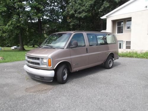 2000 chevrolet express 2500 base standard cargo van one owner no accident
