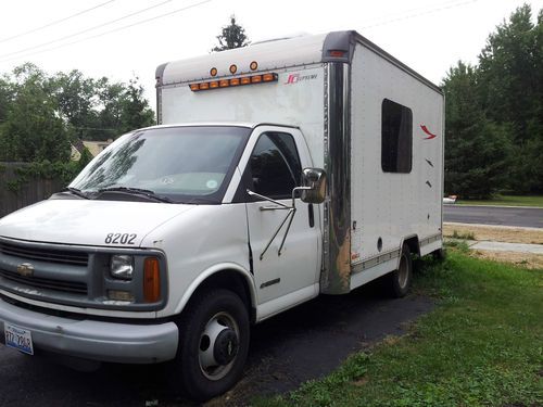 Motorhome or mobile office g30 express with generator/rear aircond/120 lights