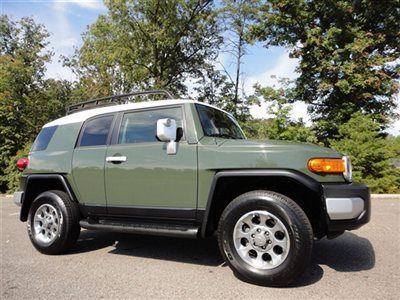 2012 toyota fj cruiser 4x4 only 17k mi 1-owner conv-package upgrade package mint