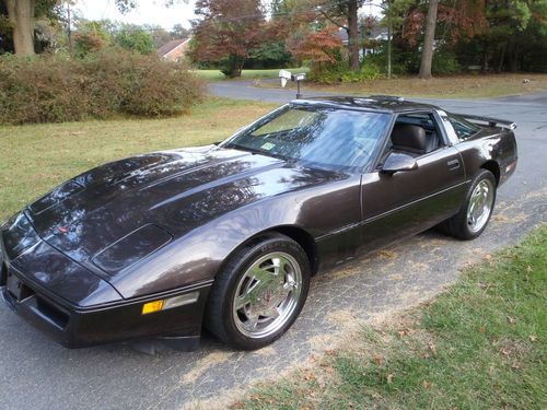 1989 chevrolet corvette-new paint, new exhaust-runs great