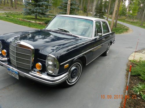 1971 280 sl mercedes 4 door 6 cyl garaged non smoker single family owned