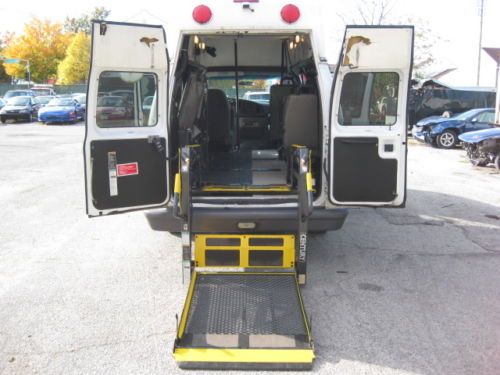 2005 ford e-350 extended wheelchair hospital van
