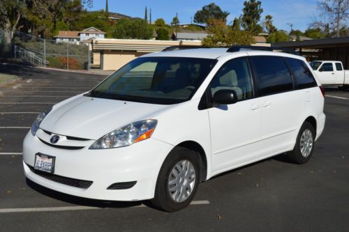 2010 toyota sienna le