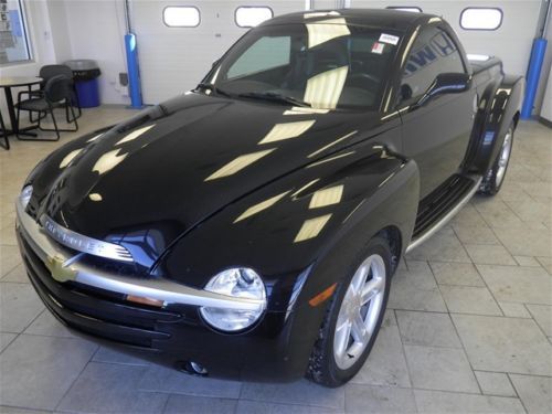 2004 chevrolet ssr base convertible 2-door 5.3l locally owned clean carfax