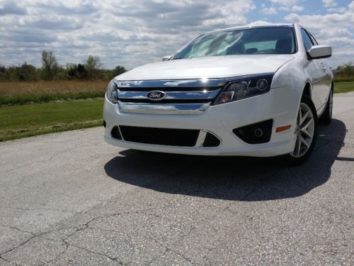 2012 ford fusion sel pearl white, only 11k miles, very clean, hot!!!!!!