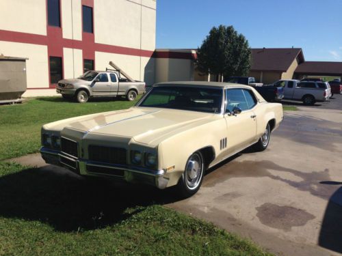 1970 oldsmobile delta 88 royale. 2 door