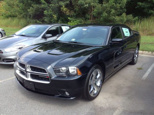 2014 dodge charger 4dr sdn sxt rwd
