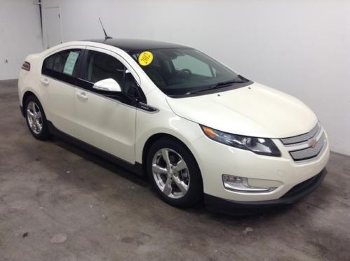 2012 chevy volt hard loaded in white diamond with 12k miles