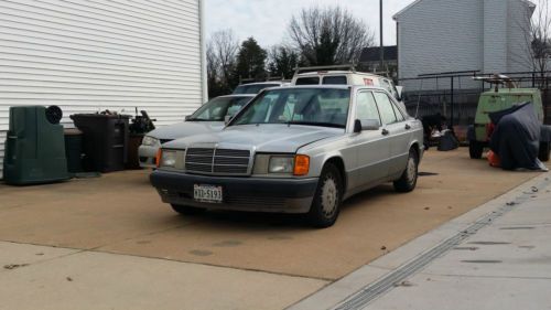 1993 mercedes benz 190e parts car.strait 6 motor/flawless interior/in good shape