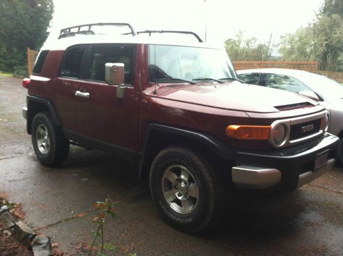 2008 toyota fj cruiser suv- low mileage, great condition! one owner- manual-4wd