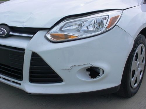 2012 Ford Focus S NO RESERVE Salvage Damaged Rebuildable Repairable, image 12