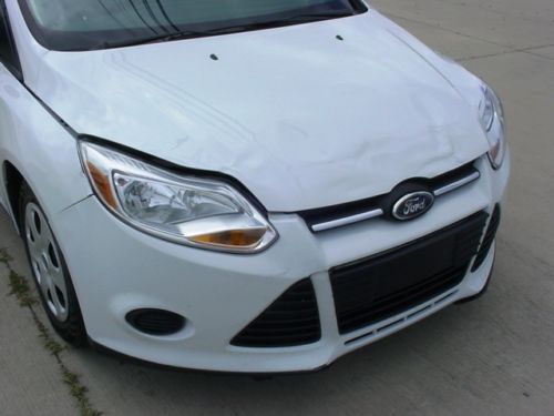 2012 Ford Focus S NO RESERVE Salvage Damaged Rebuildable Repairable, image 14