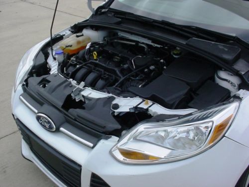 2012 Ford Focus S NO RESERVE Salvage Damaged Rebuildable Repairable, image 15