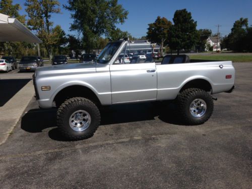1972 k5 blazer, chevy, awesome, new motor and trans, monster.