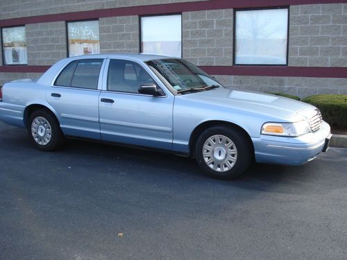 2004 ford crown victoria police interceptor sedan 4-door 4.6l