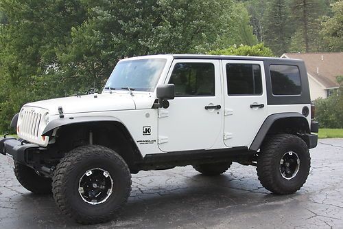 2010 jeep wrangler unlimited jku lifted clean