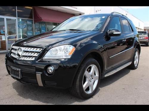 2008 ml 550 navigation,  clean carfax, one-owner back up camera,fully loaded