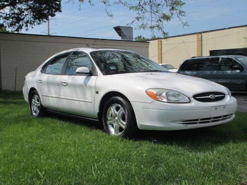 2001 ford taurus sel sedan vibrant white with leather interior - one owner!