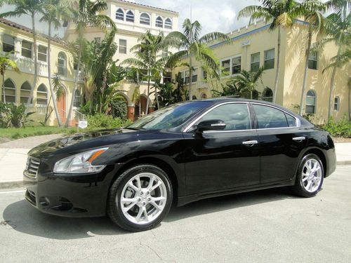 2013 nissan maxima sv, with only 1,800 miles