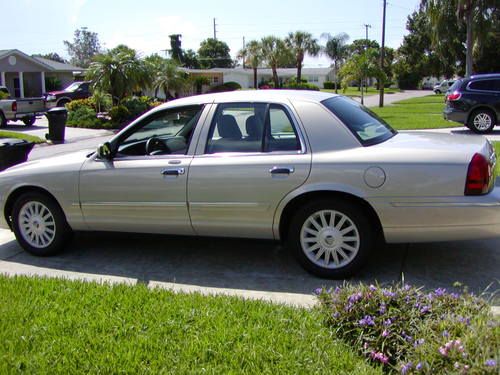 2008 grand marquis gs $8900.00 excellent condition 109,000 highway miles