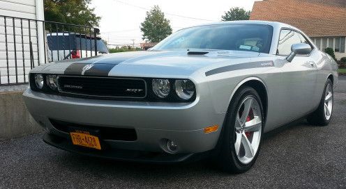 2009 dodge challenger srt8 coupe 2-door 6.1l