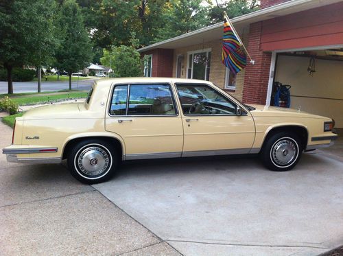 1986 cadillac deville new condition ***only 17,800 miles***