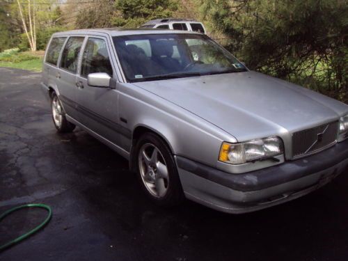 1994 volvo 850 wagon. turbo, good body, good motor, nds trans work. repairalble