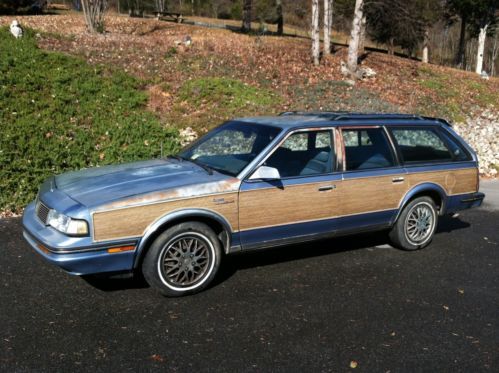 1988 oldsmobile 4door sdn cutlass cruiser station wagon with low miles