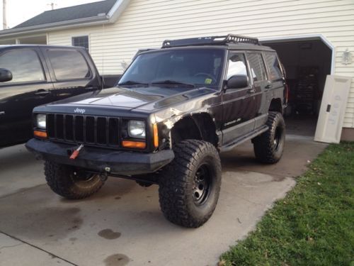 Lifted jeep cherokee - lots of upgrades