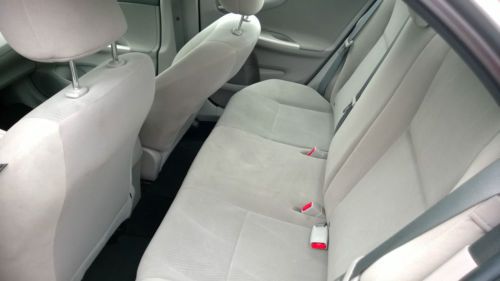 2012 toyota corolla le sedan 4-door 1.8l