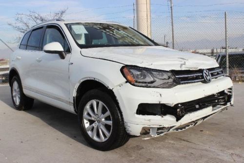 2013 volkswagen touareg vr6 lux damaged salvage only 4k miles priced to sell!