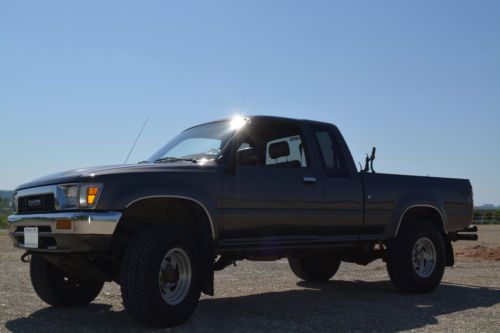 1989 well-maintained, well-running toyota 4wd pick-up extended-cab