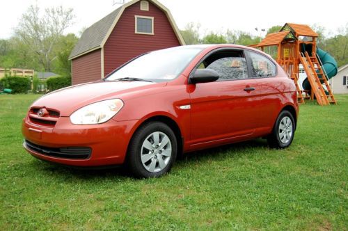 Very clean, great running 2008 hyundai accent 2dr..no reserve, 1.6 l, auto trans