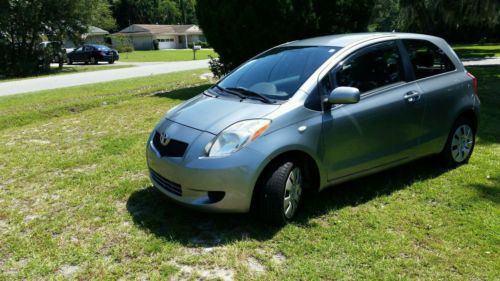 2007 toyota yaris base hatchback 2-door 1.5l