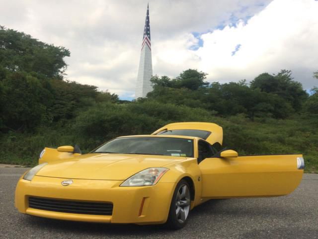 Nissan 350z 35th anniversary edition coupe 2-door