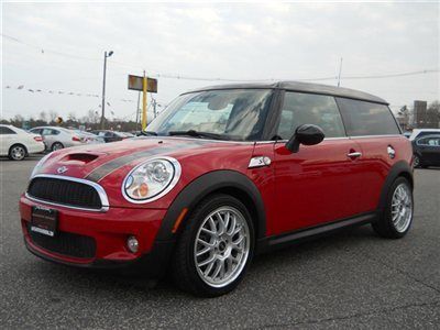 We finance! s clubman leather 6 speed non smoker no accident carfax certified!