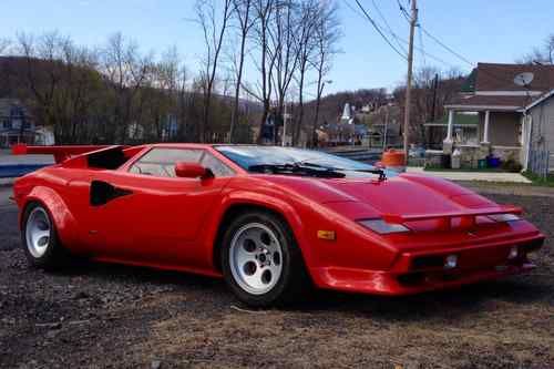 Lamborghini countach 5000 quatrovalvolle replica