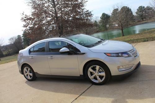 12 chevy volt extended range electric car like new financing &amp; shipping availabl