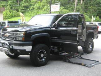 2007 black lt3 handicap wheelchair truck!