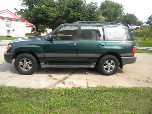 2001 toyota landcruiser low miles only 104k no reserve !!!!!