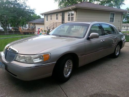 1999 lincoln town car executive series