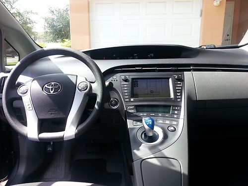 Toyota prius 2011