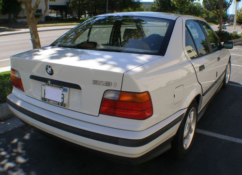 1995 bmw 318i 4 door sedan, 5 speed manual, 3 series, original one owner