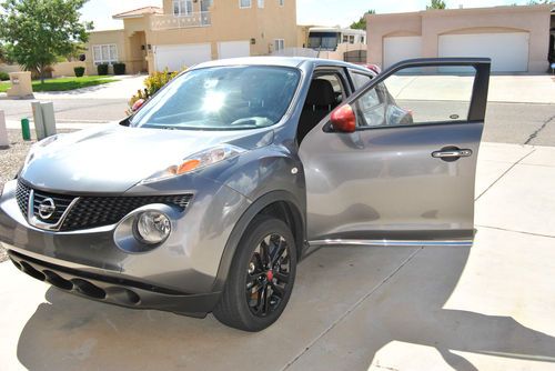 2012 nissan juke sv turbocharged gray 6 speed 4 cylinder. excellent gas mileage!