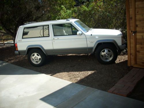 Buy used 1989 Jeep Cherokee Laredo Sport Utility 2-Door 4 ...